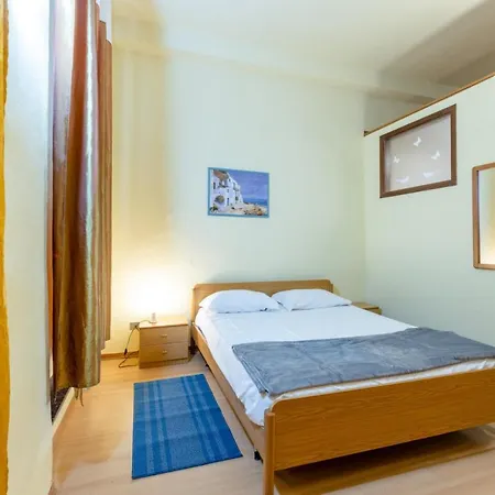 Centre - Porta Pretoria 56 * Aosta